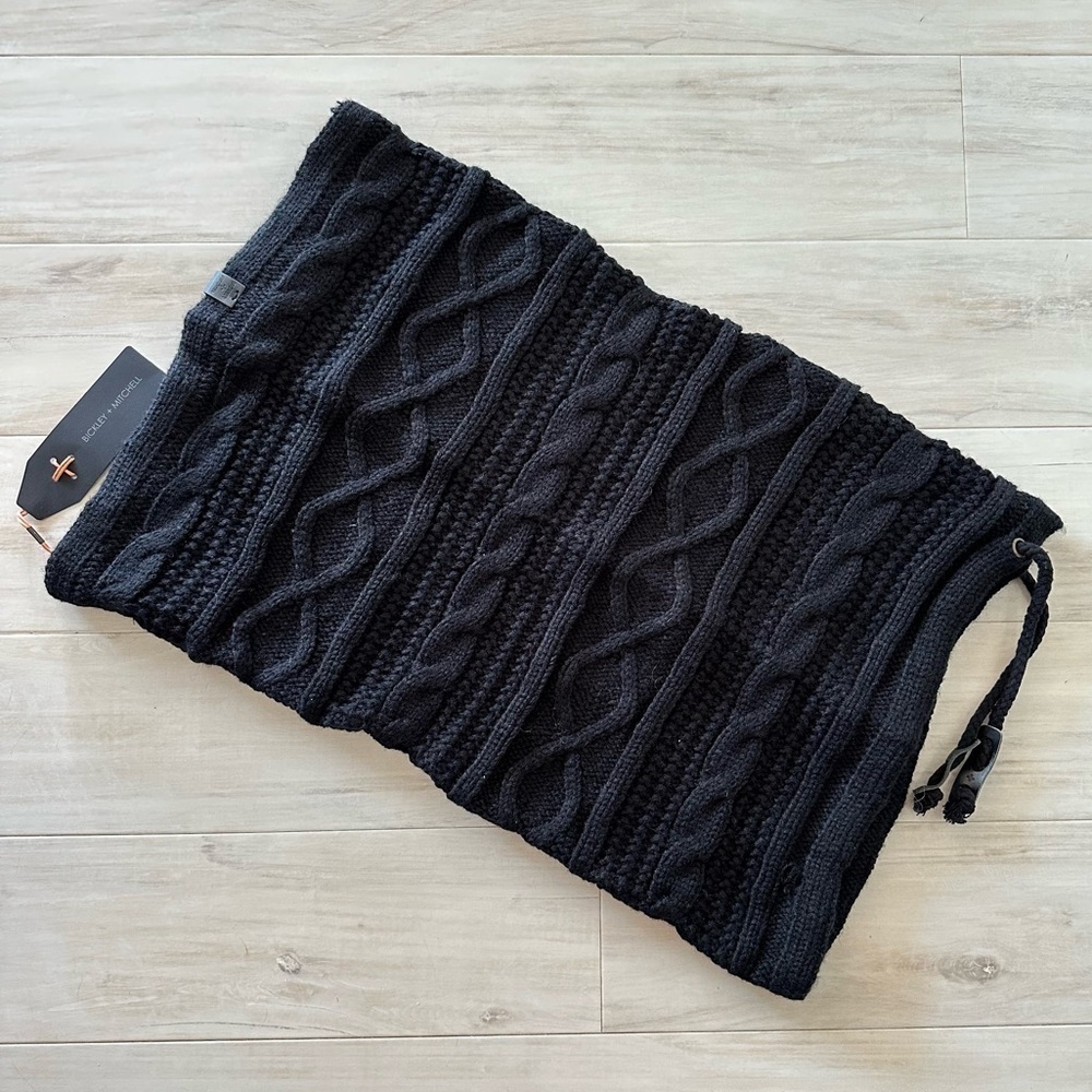 NWT Buckley + Mitchell Amsterdam Black Infinity Cable Knitted Scarf